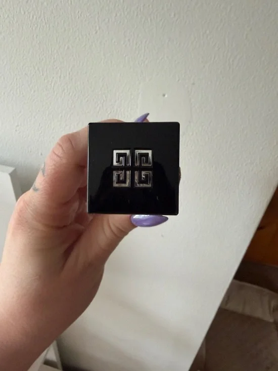 Givenchy Prisme Libre Foundation shade 3N - Picture 4 of 5